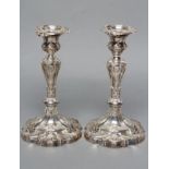 A PAIR OF LATE VICTORIAN SILVER CANDLESTICKS, maker's mark JR, Sheffield 1893, with detachable