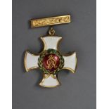 A DISTINGUISHED SERVICE ORDER, the enamelled medal with George V cypher and single foliate clasp (