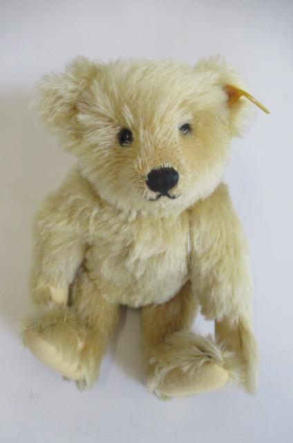 Two Steiff teddy bears, one with light orange plush, ear button and label, the other with darker - Image 3 of 3