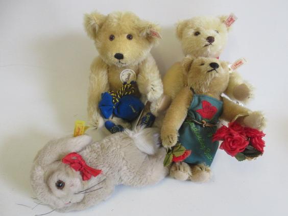 Six Steiff collector's teddy bears, including a three colour Classic, two jesters and a Good Luck - Image 2 of 4