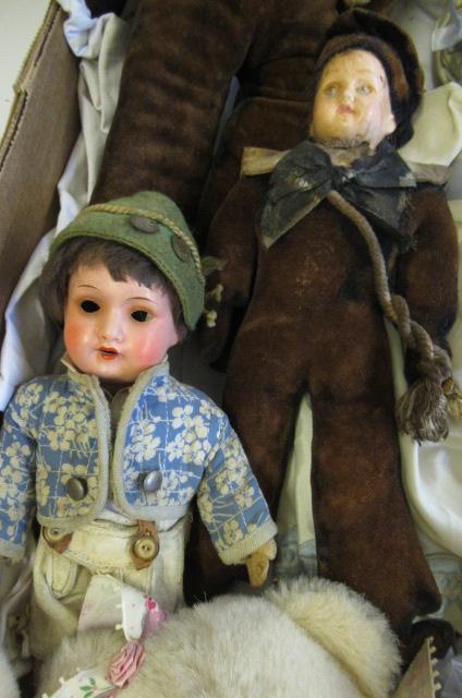 A collection of dolls and soft toys, including two composition head sailor boys with musical - Bild 3 aus 4