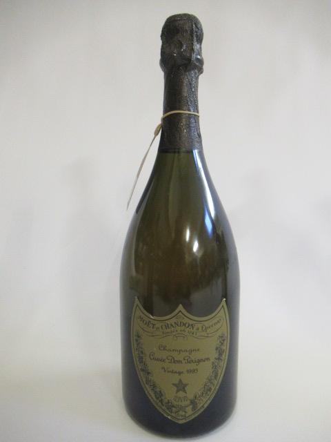 One bottle 1993 Moet et Chandon Dom Perignon