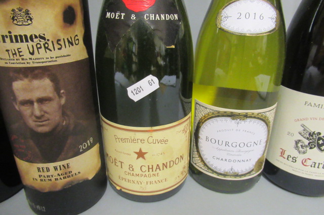 9 mixed wines and spirits, comprising 1litre Grants finest scotch whisky, 1 Moet & Chandon - Image 3 of 5