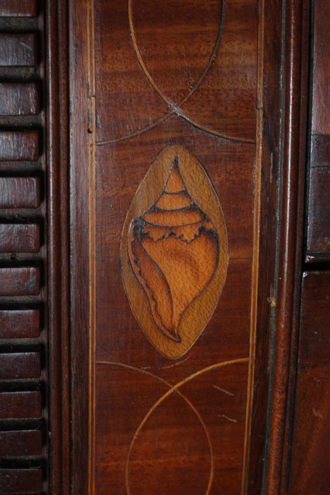 A GEORGIAN MAHOGANY CORNER CUPBOARD, c. 1800, of bowed form with rosewood banding and stringing, - Image 2 of 3
