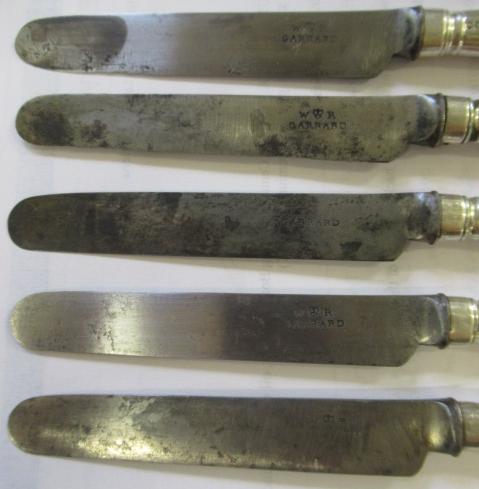 A SET OF TWELVE WILLIAM IV DESSERT KNIVES, maker's mark SP, London 1837, the reeded stamped and - Image 5 of 8