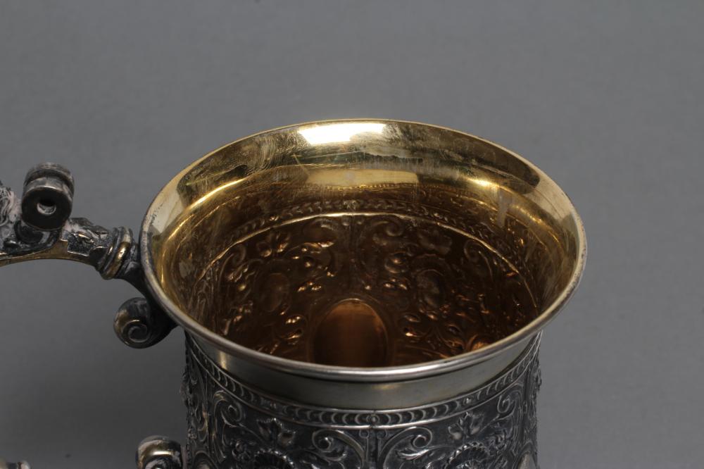 A RUSSIAN TANKARD, post 1876, 84 standard, of swept cylindrical form chased with six vacant oval - Image 6 of 7