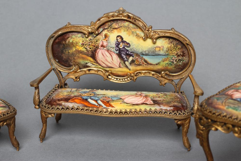 AN AUSTRIAN GILT METAL AND ENAMEL MINIATURE BOUDOIR SET, painted in colours with figures in 18th - Image 3 of 6