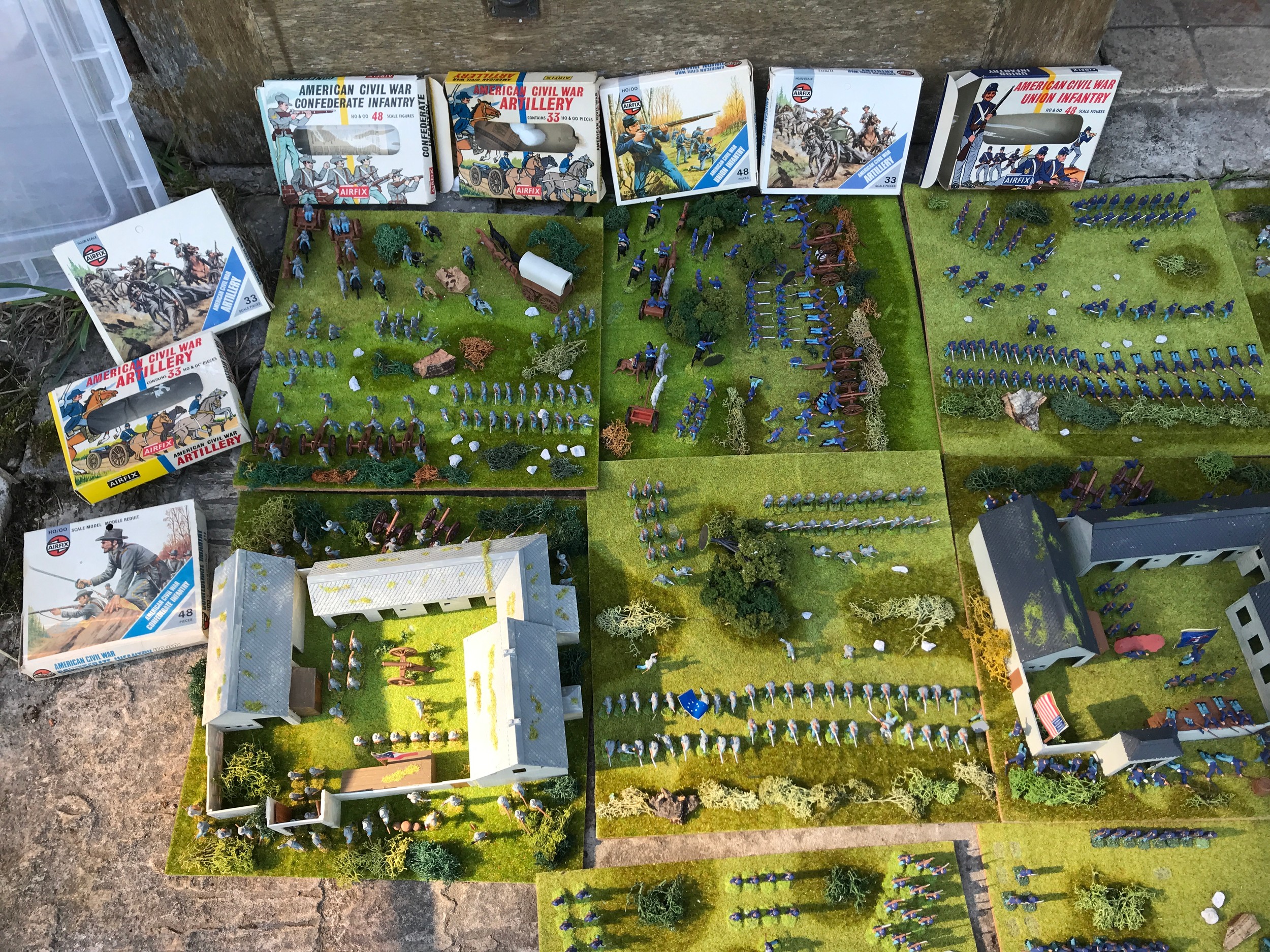 A large collection of American Civil war Airfix models on fields displayed on fields.Condition - Image 2 of 4