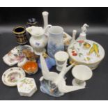 A mixed lot of ceramics to include Wedgwood dish, Aynsley Wild Tudor jug, Royal Crown Derby Tern,