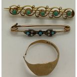 Two yellow metal brooches set with turquoise and seed pearl and a 9ct signet ring. Signet ring