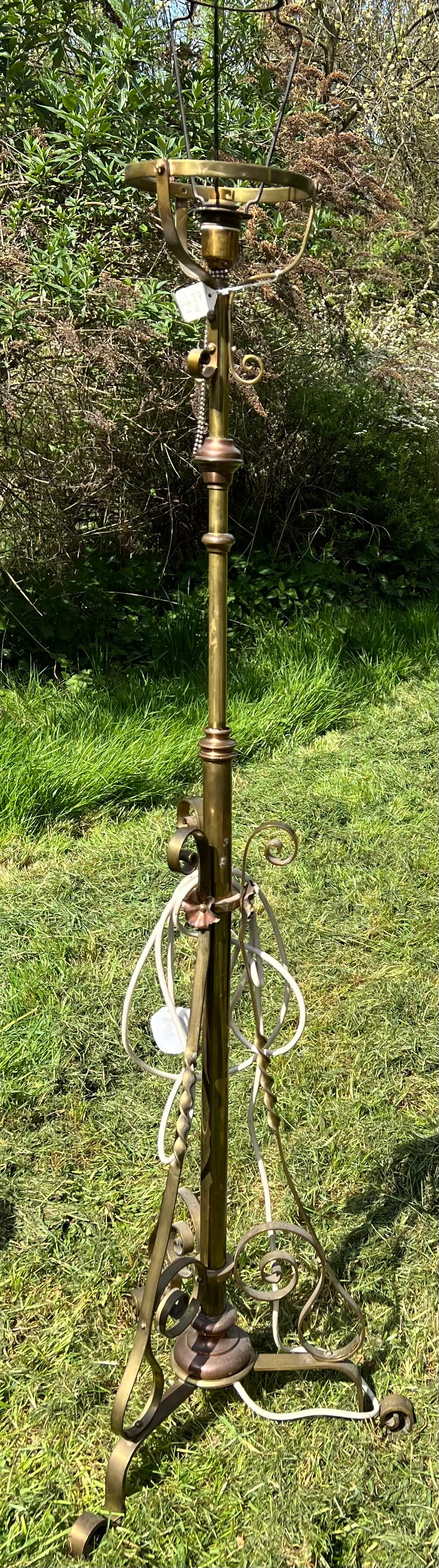 Brass and copper extending standard lamp. 144cm h to top of brass fitting.