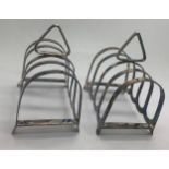 A pair of silver toast racks Sheffield 1945. 124gm. 7.5cm w.Condition ReportGood condition.