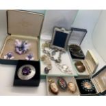 A quantity of vintage jewellery and silver to include photograph frame .925 silver, Royal Crown