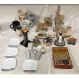 Mixed selection, David Winter, Lilliput Lane and other makes, various buildings, mugs including