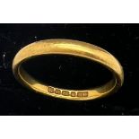 A 22ct gold wedding band. Weight 3.1gm. Size K/L.Condition ReportGood condition.