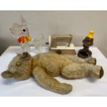 A miscellany to include a child's Singer sewing machine, Murano glass dog, vintage Merrythought bear