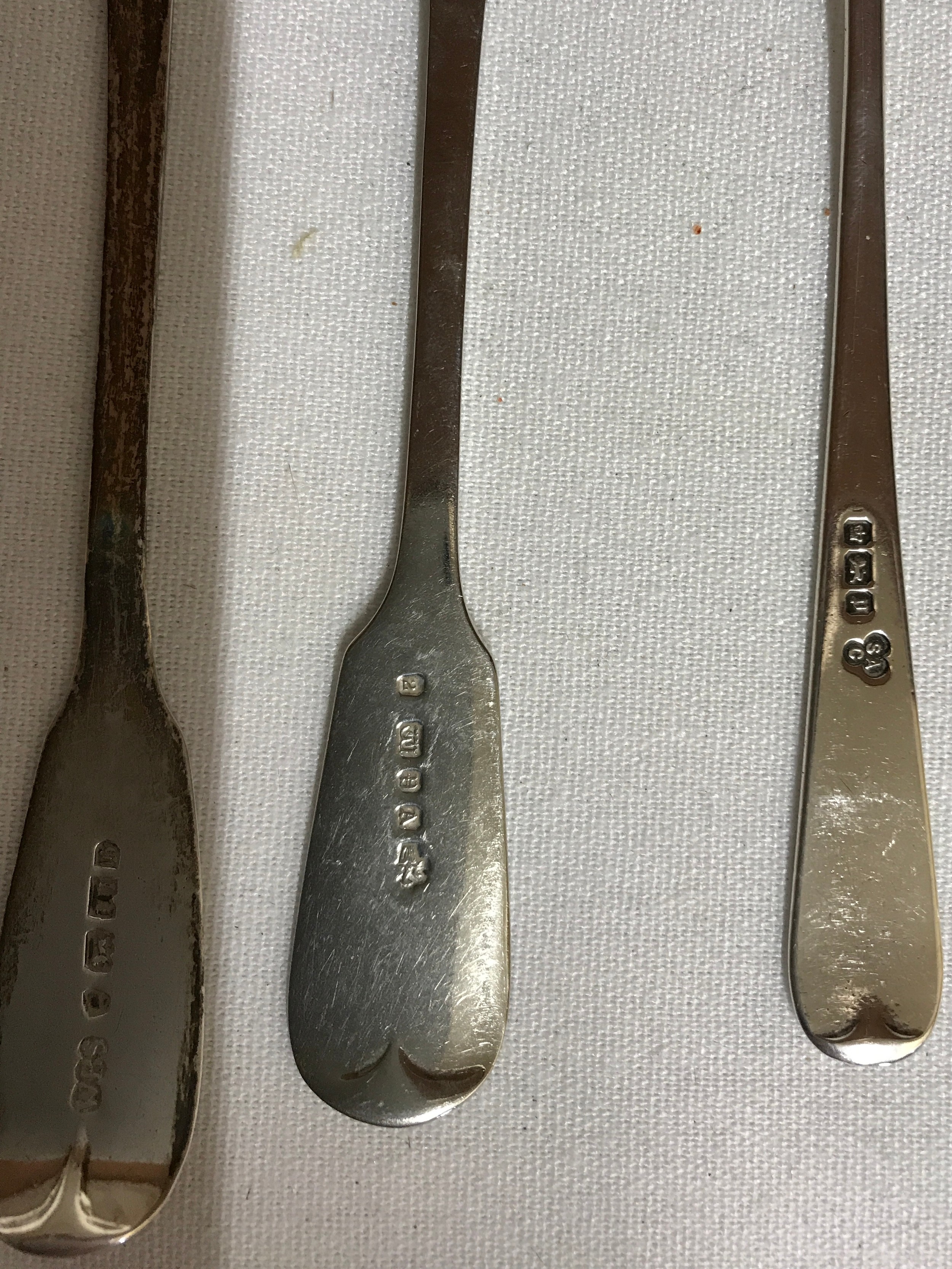 Fourteen hallmarked silver spoons to include 5 matching fiddle pattern teaspoons Exeter 1881, 3 - Image 8 of 10