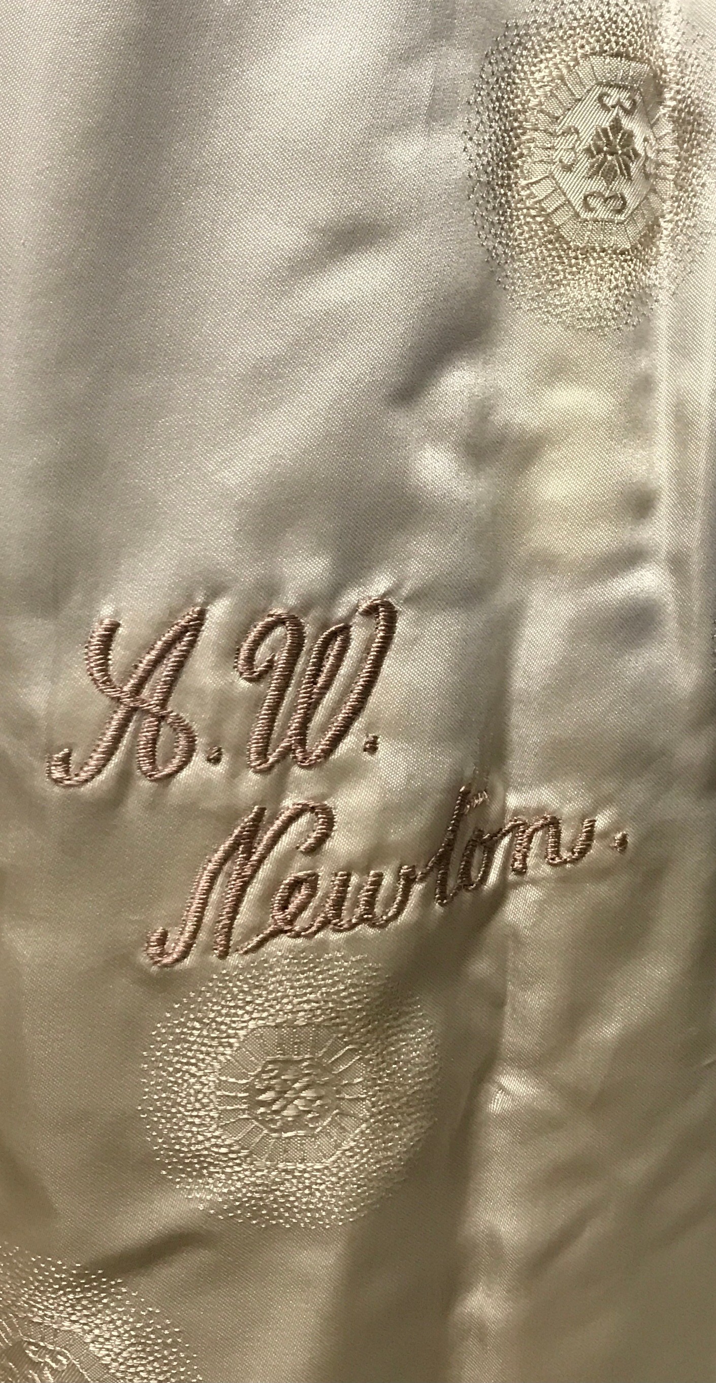 A cream mid-length mink coat with 2 x hook and eye fastenings and curved lapel. Embroidered initials - Image 3 of 4