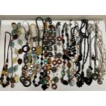 An assortment of good quality jewellery to include Dower and Hall, Links of London etc.