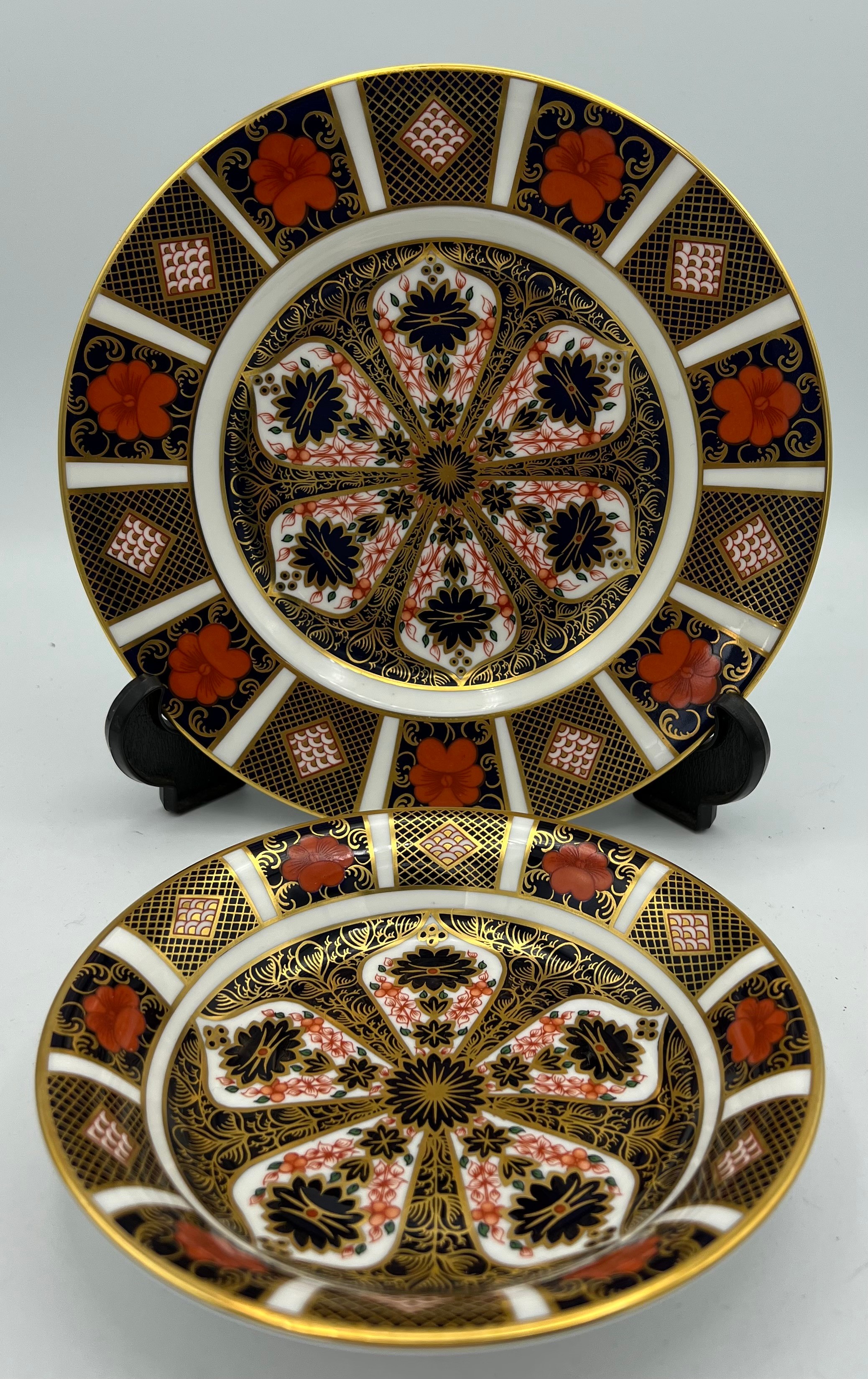 Royal Crown Derby 1128 pattern plate 21.5d and dish.
