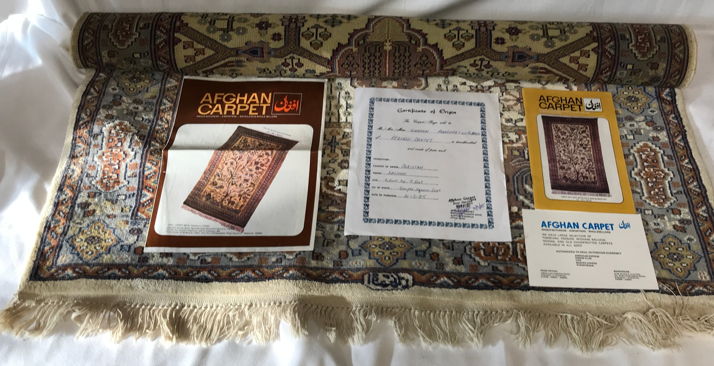 Afghan silk rug approx 160 x 98.5cm originally from Pakistan, Kashan design. Includes Certificate of - Image 5 of 6