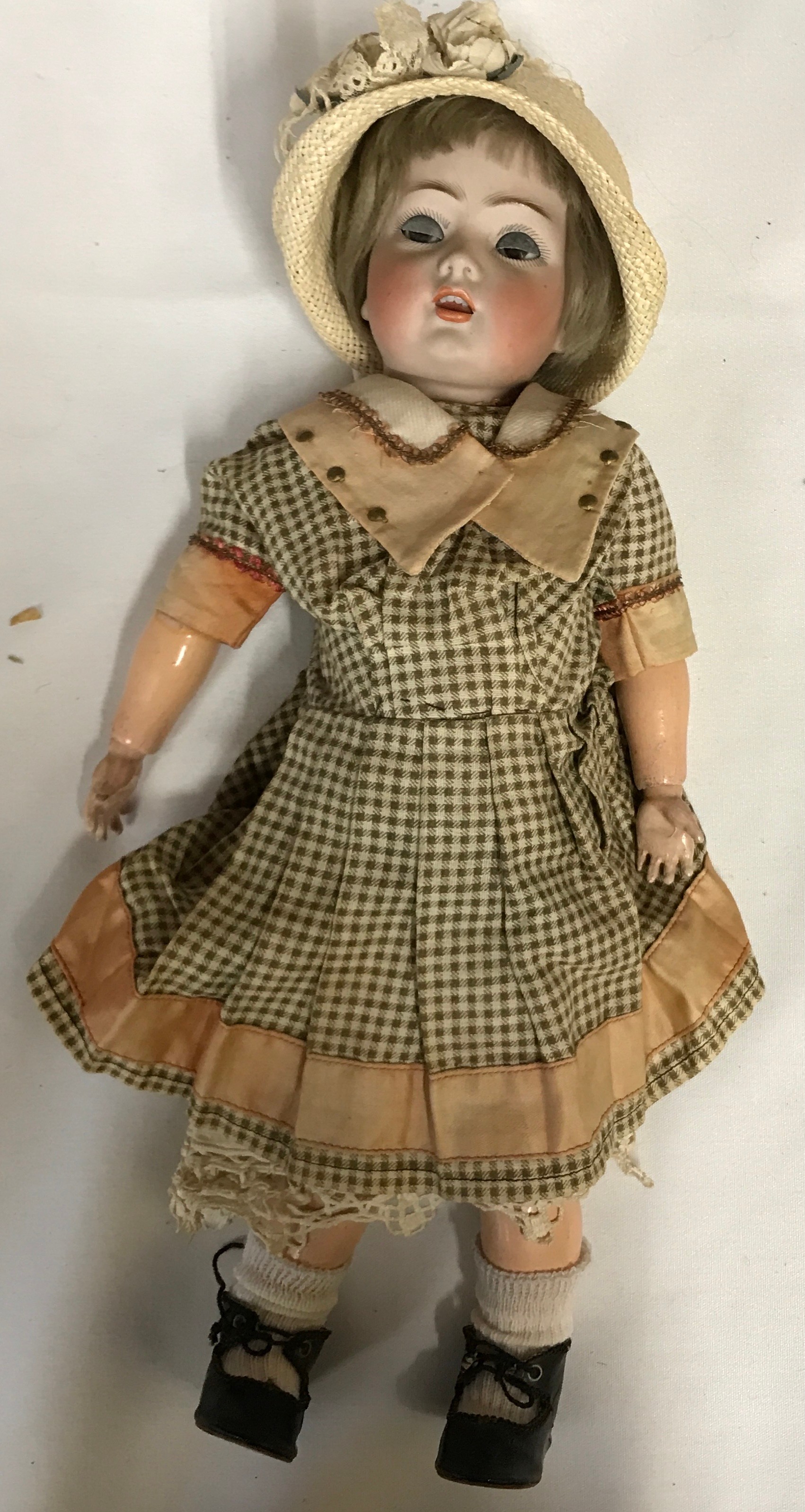 Two dolls to include one Armand Marseille - AMDEP - An Armand Marseille German bisque doll marked - Image 2 of 5