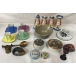A miscellaneous lot to include a set of four coloured Richard Ginori espresso cups, a speckled