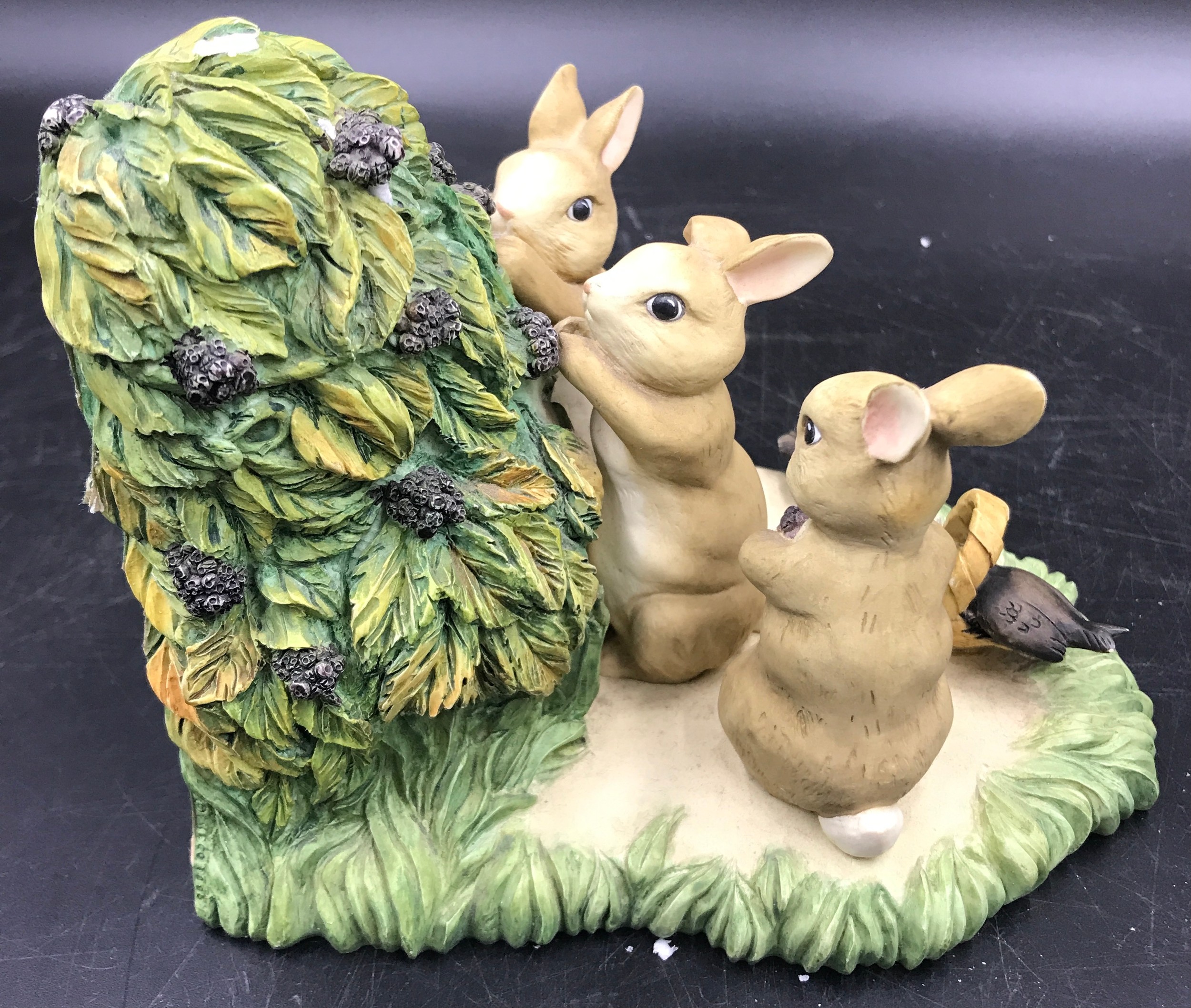 A pair of Beatrix Potter Border Fine Arts Peter Rabbit book ends. - Image 3 of 6