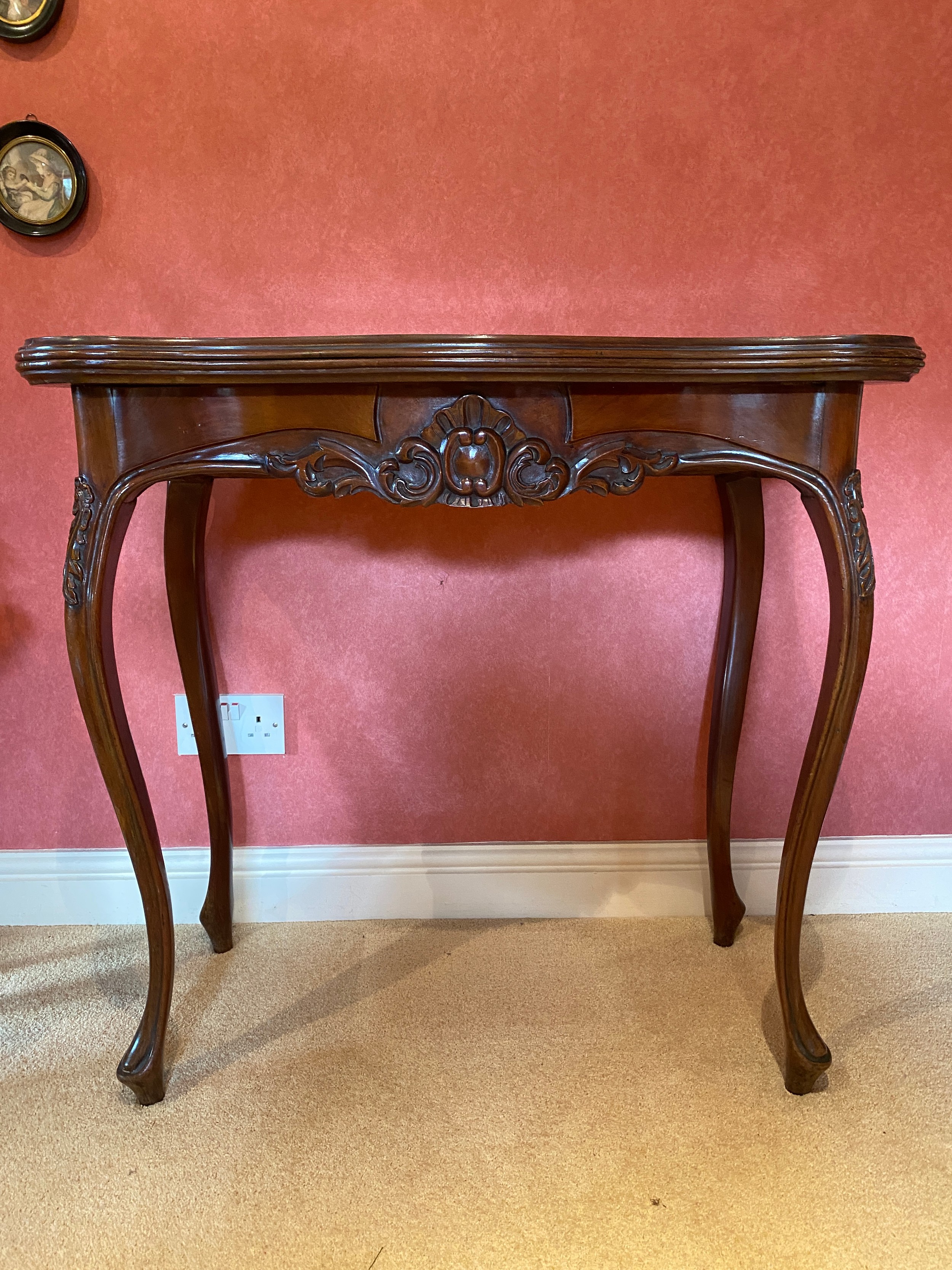 A continental mahogany carved card table with pull out drawer to support top. 82 w x 41.5 d x 77.5cm - Image 2 of 7