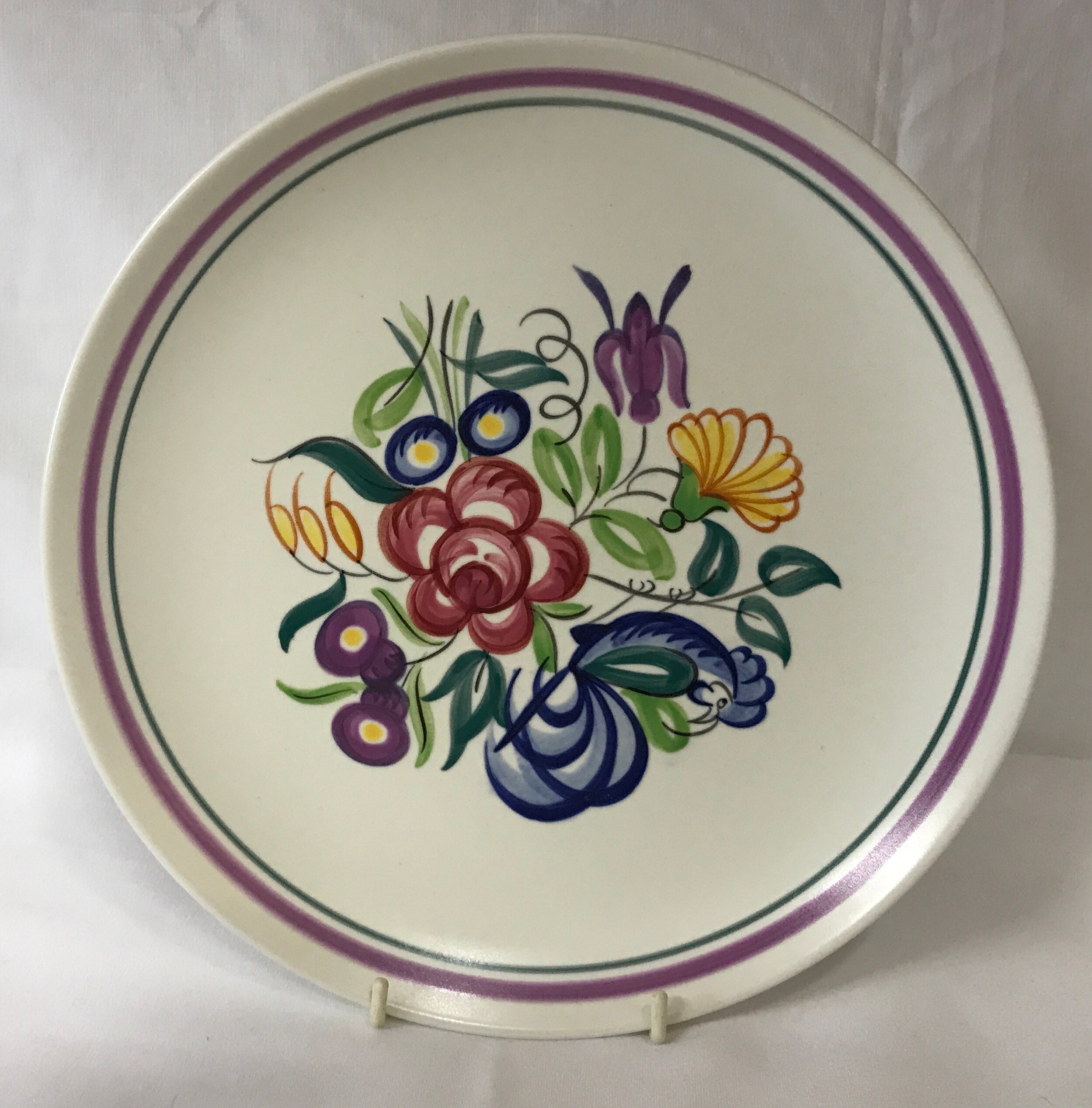 Eleven pieces of Poole pottery. Largest plate measuring 25.5cm d. - Image 2 of 6