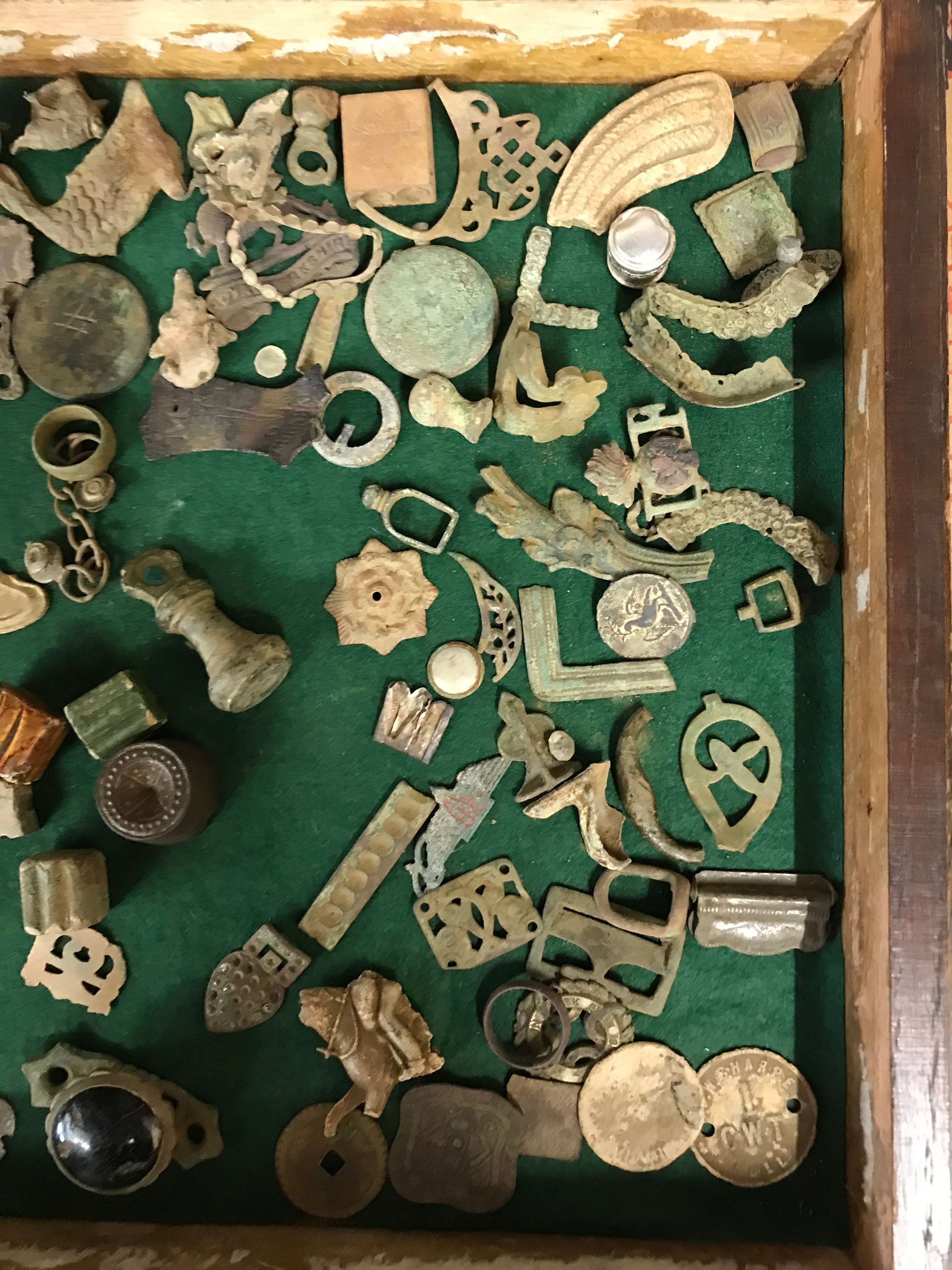 Metal Detecting Finds- Wooden box containing clay pipe parts, lead seals, thimbles, musket balls and - Image 13 of 13