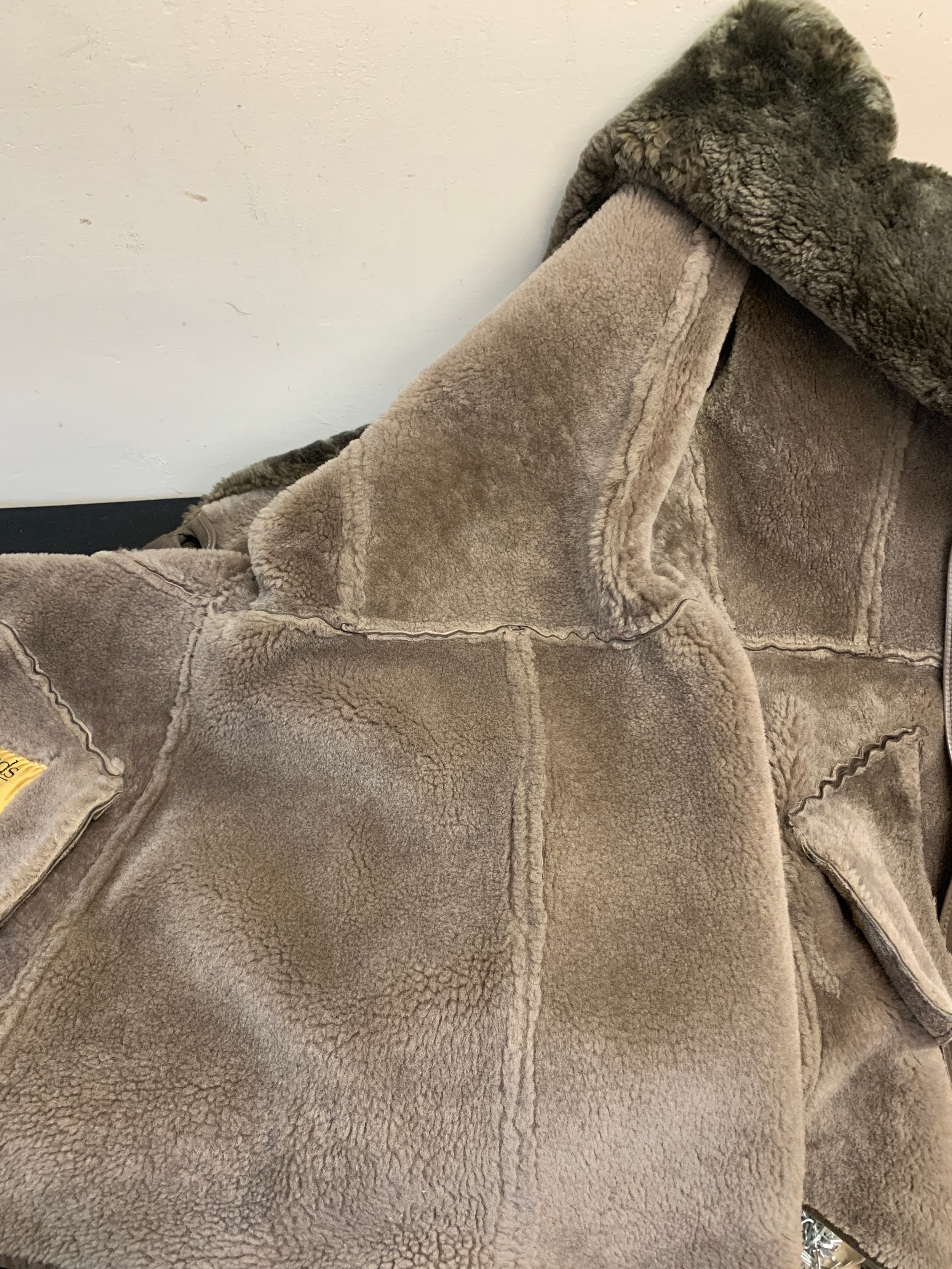 A moorlands vintage sheepskin jacket marked size 34. Shoulder to hem 86cm. - Image 5 of 5