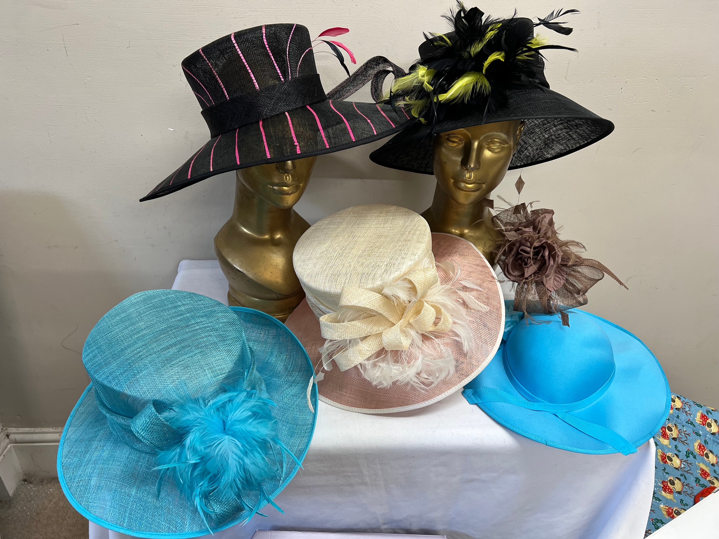 Five various hats and a fascinator including Viyella. - Image 2 of 3