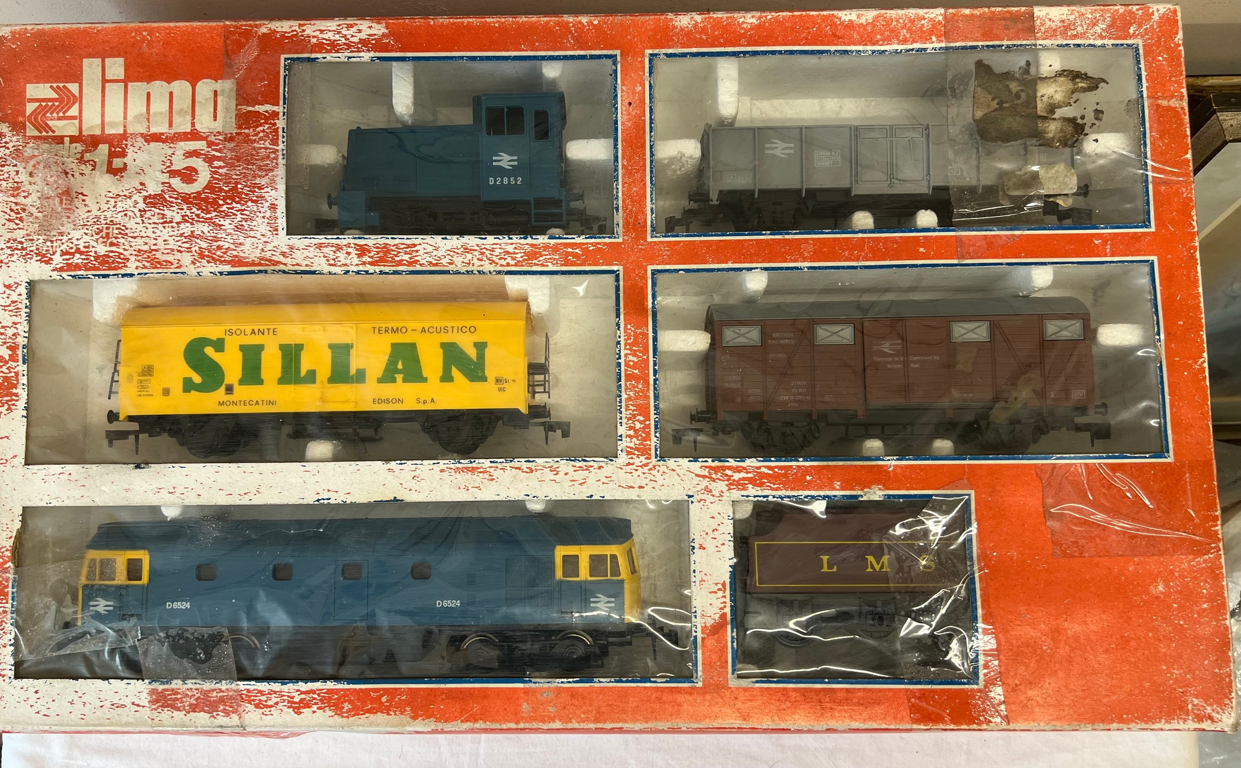 A Lima boxed set comprising 0-4-0 diesel shunter, D2852, Locomotive D6524 etc.