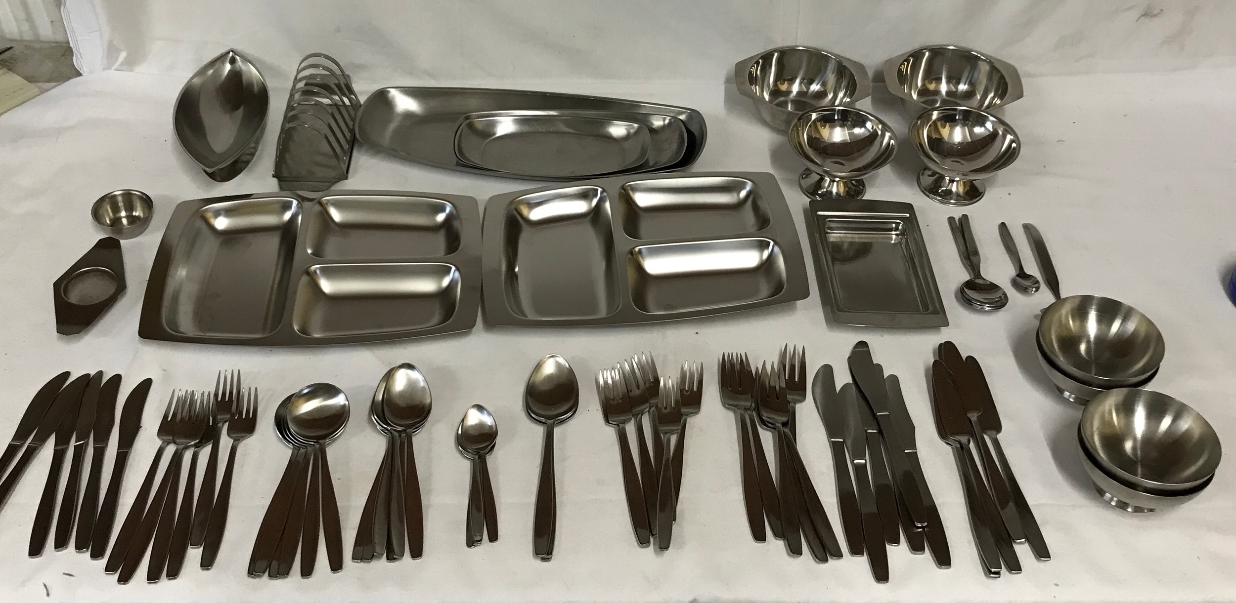 Various stainless steel kitchen ware to include: Elkington & Co Ltd the 'Boston' pattern cutlery