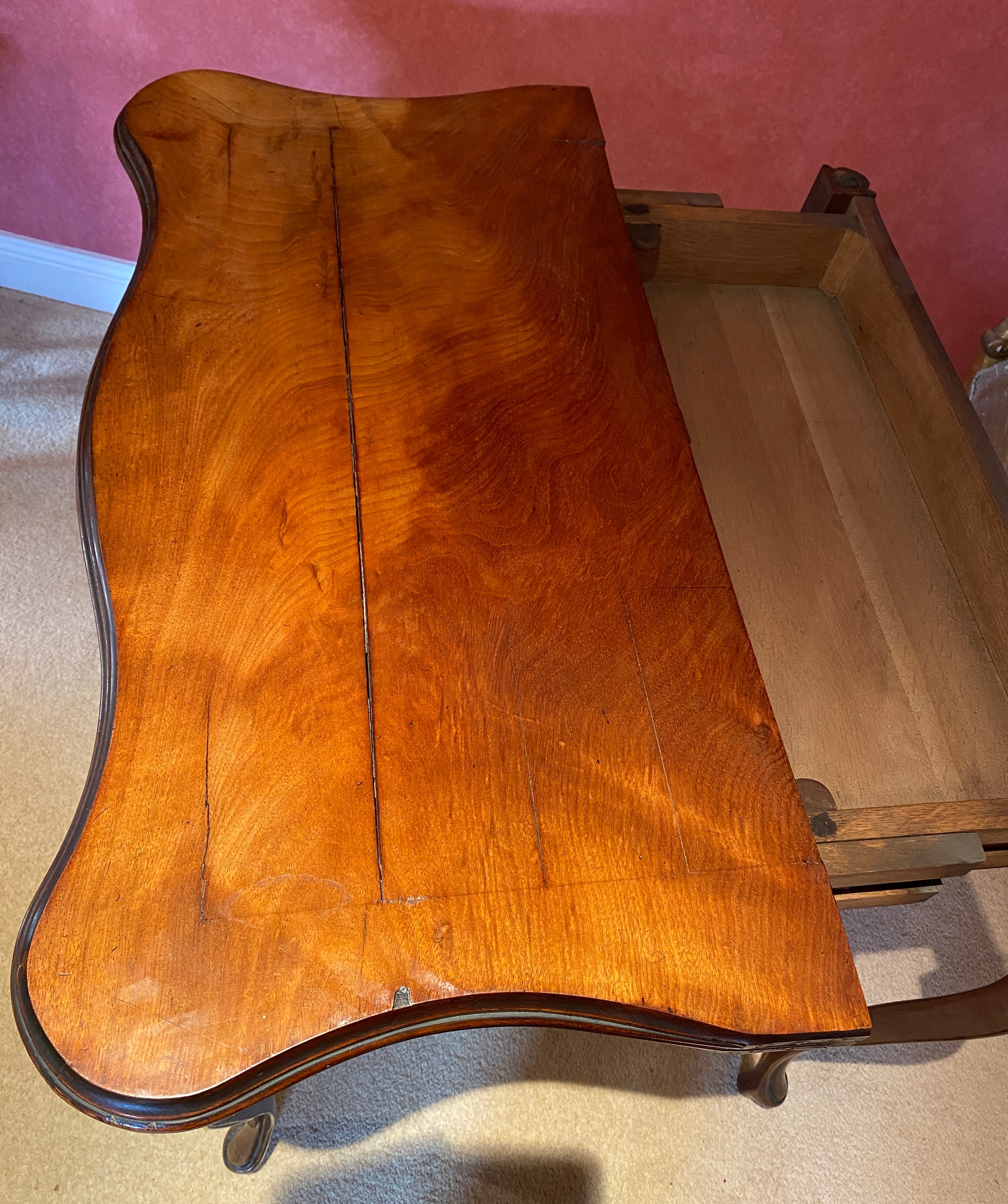 A continental mahogany carved card table with pull out drawer to support top. 82 w x 41.5 d x 77.5cm - Image 4 of 7