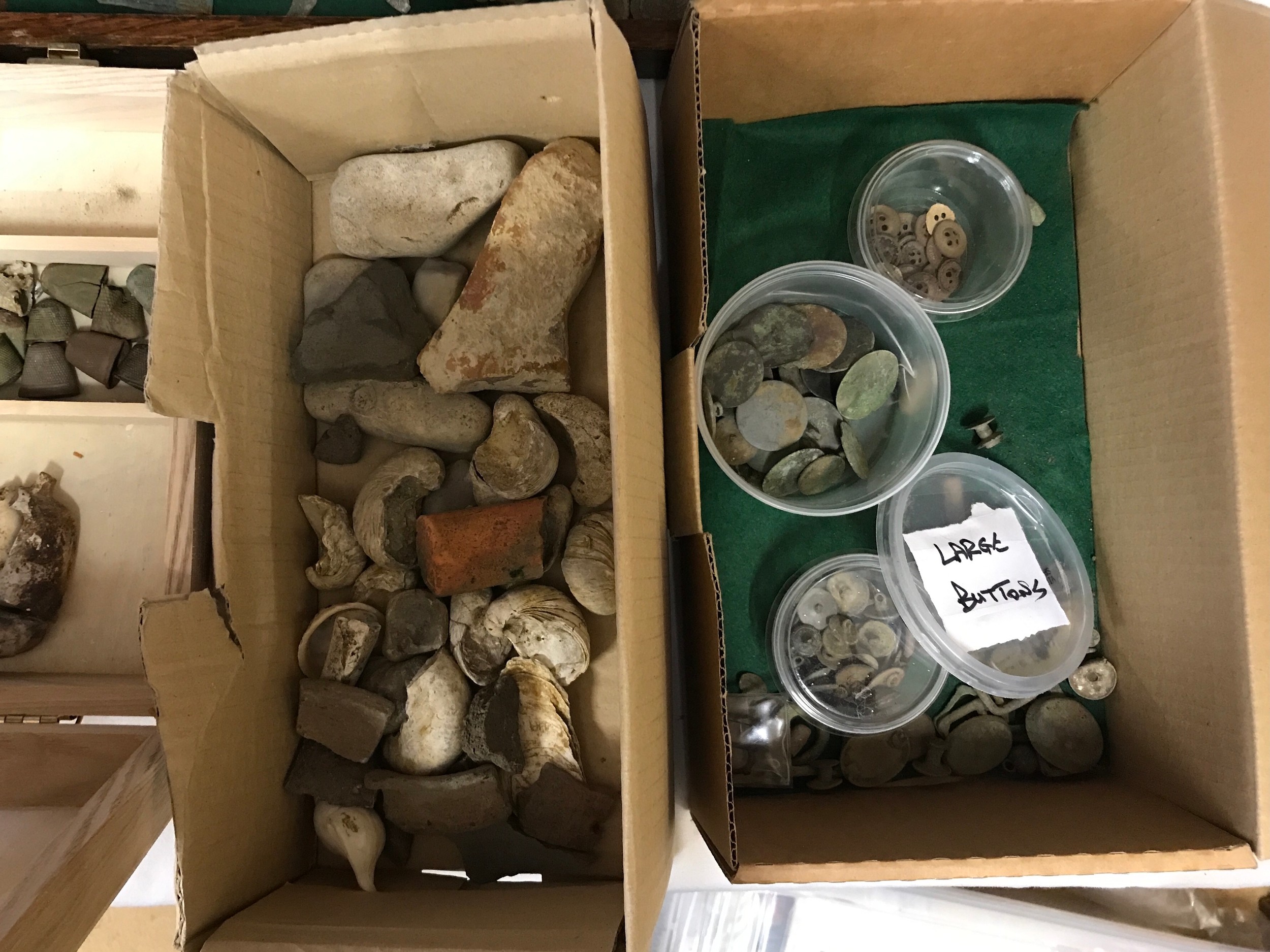 Metal Detecting Finds- Wooden box containing clay pipe parts, lead seals, thimbles, musket balls and - Image 8 of 13