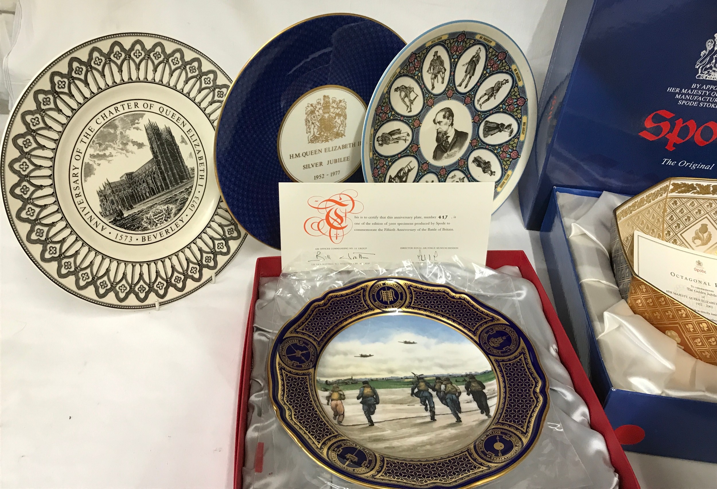 Collection of 7 commemorative plates to include Wedgwood Anniversary of the Charter of Queen - Image 6 of 8
