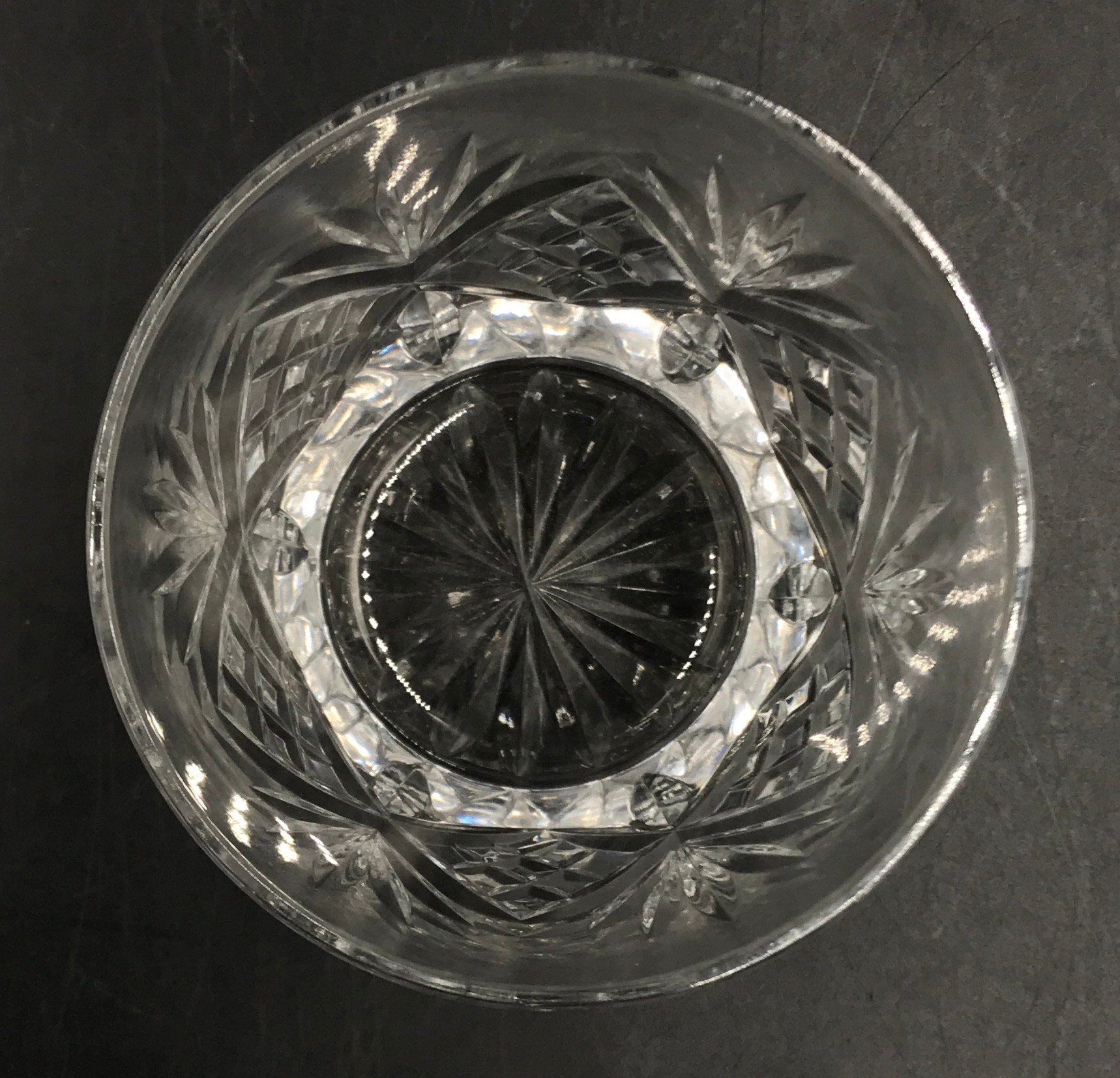 A boxed Edinburgh International hand cut set of four lead crystal glasses. - Image 5 of 6