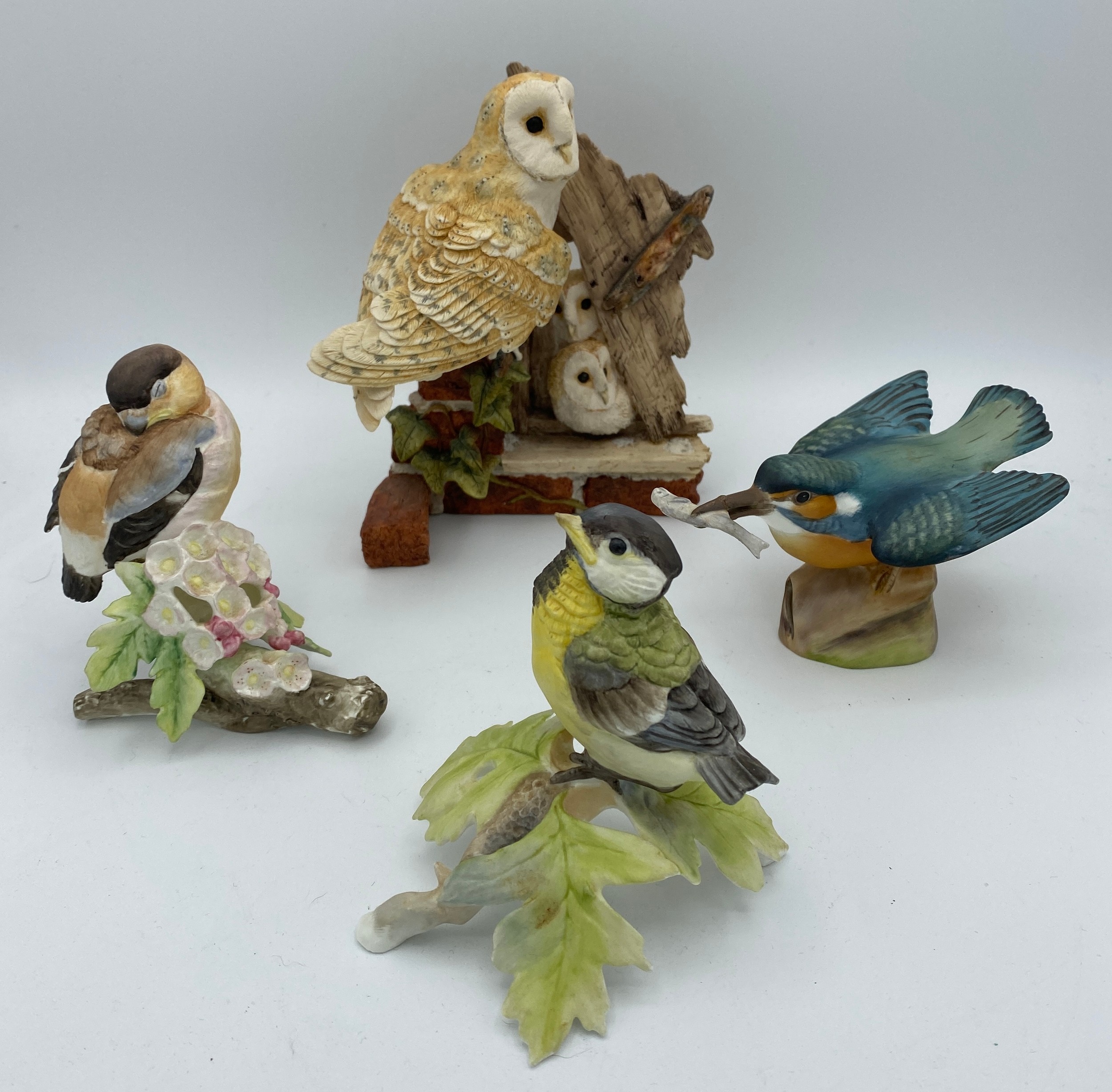 Border Fine Arts: Barn Owl Family RB34 16cm h (Signature Ayres to reverse 1992) together with