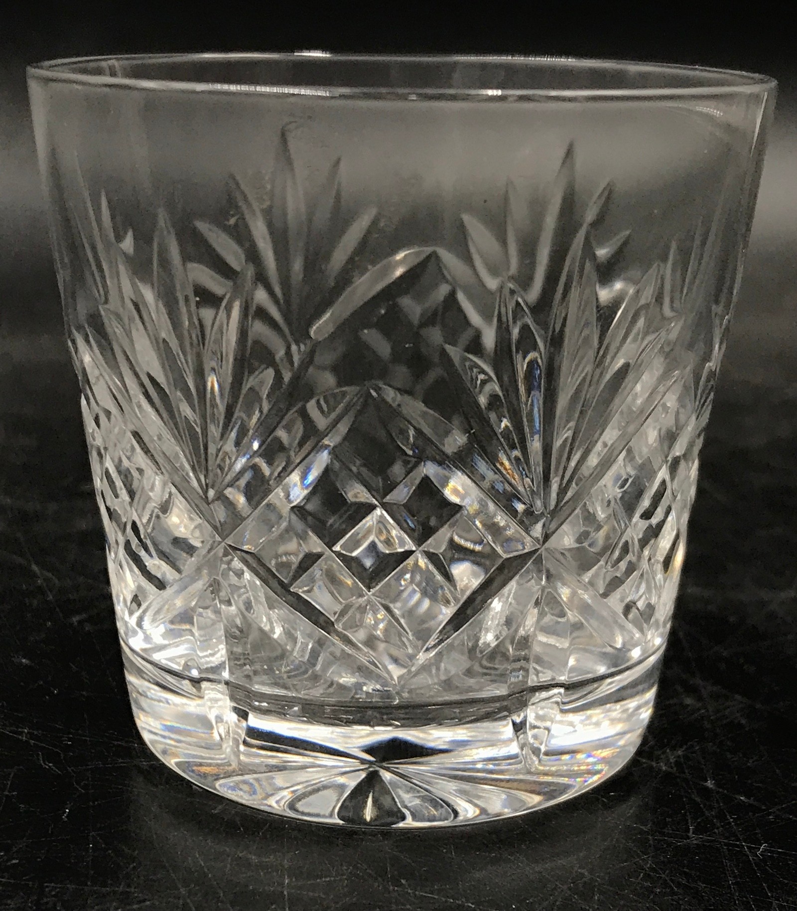 A boxed Edinburgh International hand cut set of four lead crystal glasses. - Image 3 of 6