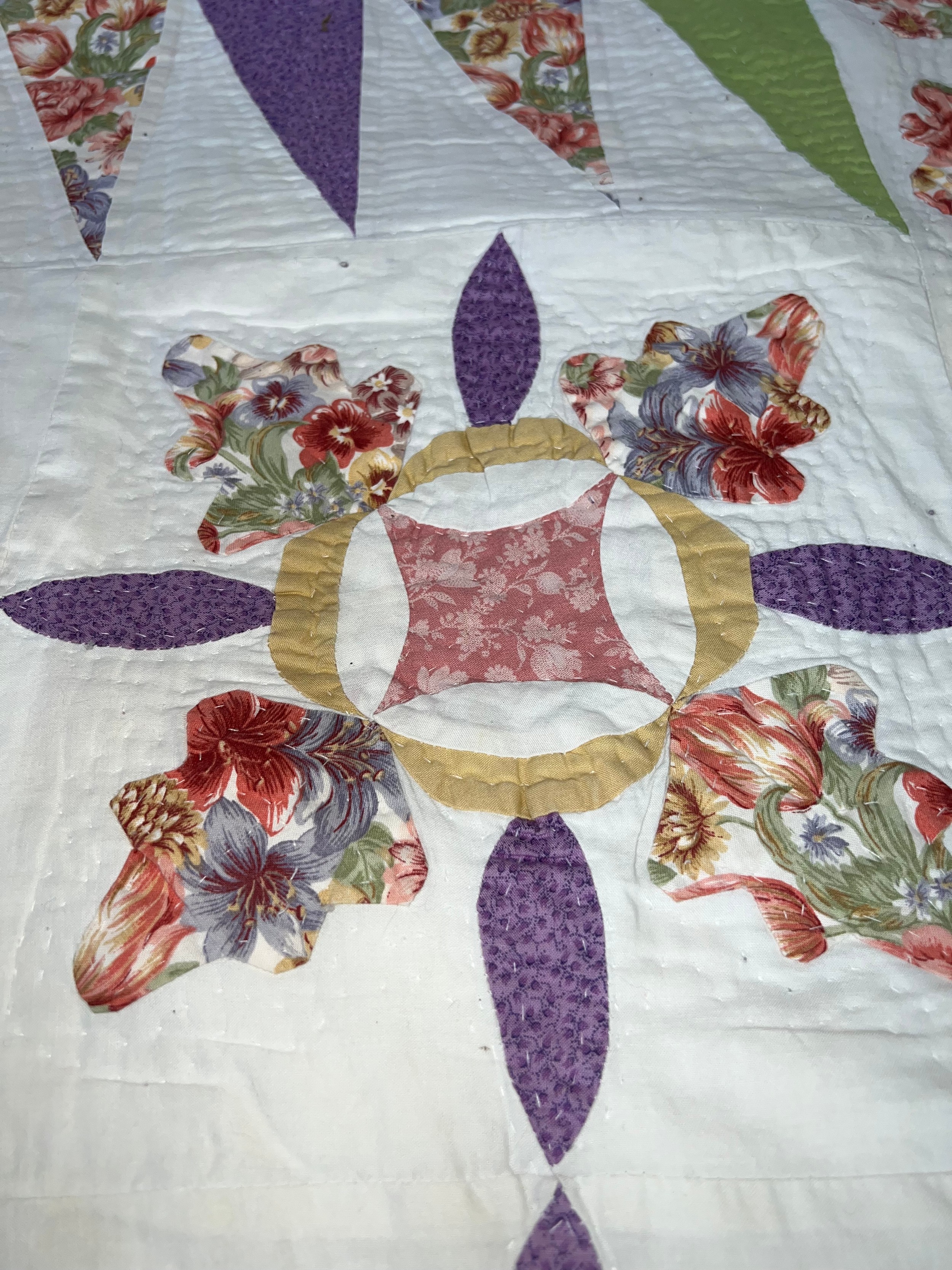 A handmade patchwork quilt. Approx 470 l x 430 w. - Image 3 of 7