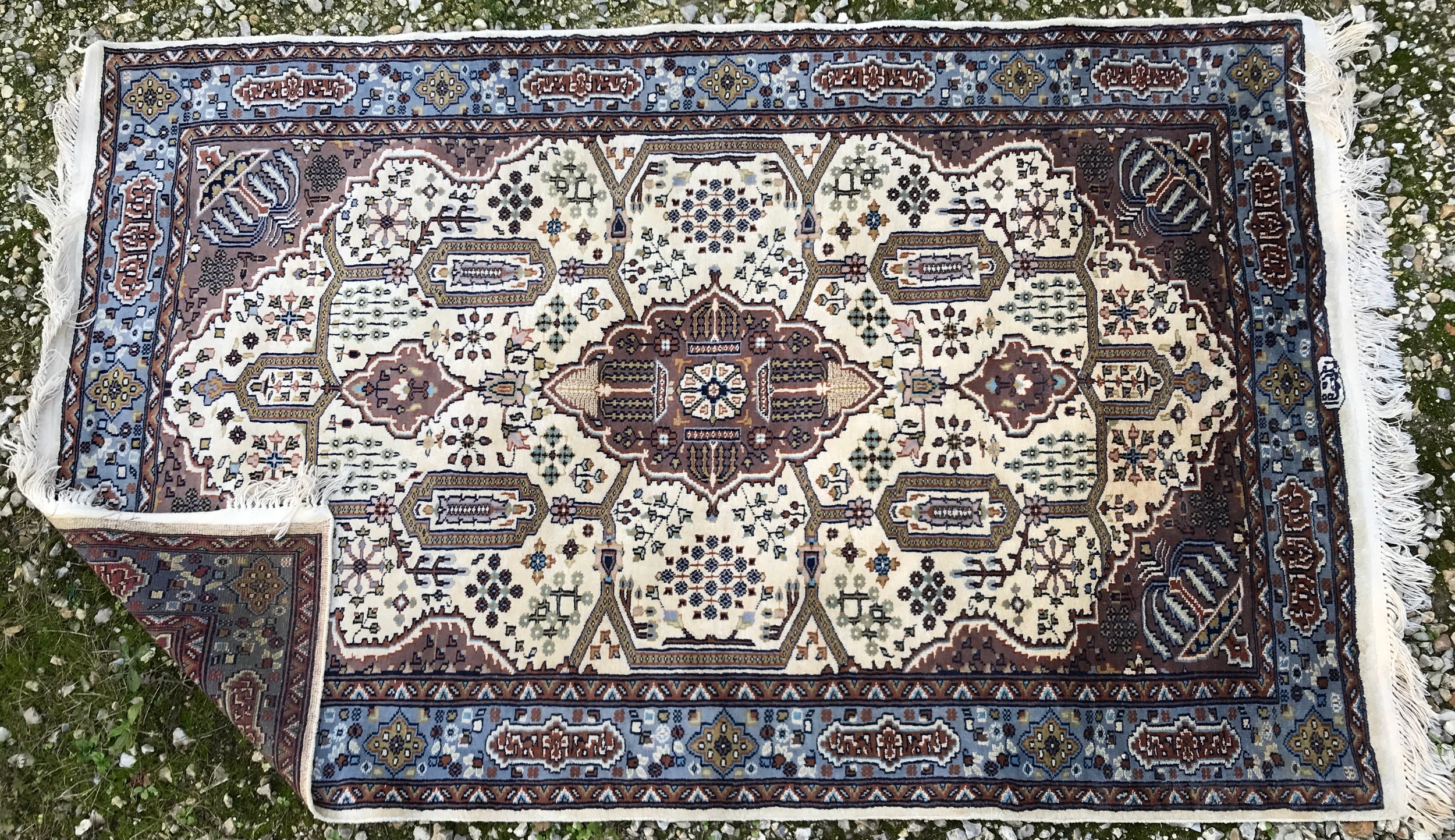 Afghan silk rug approx 160 x 98.5cm originally from Pakistan, Kashan design. Includes Certificate of