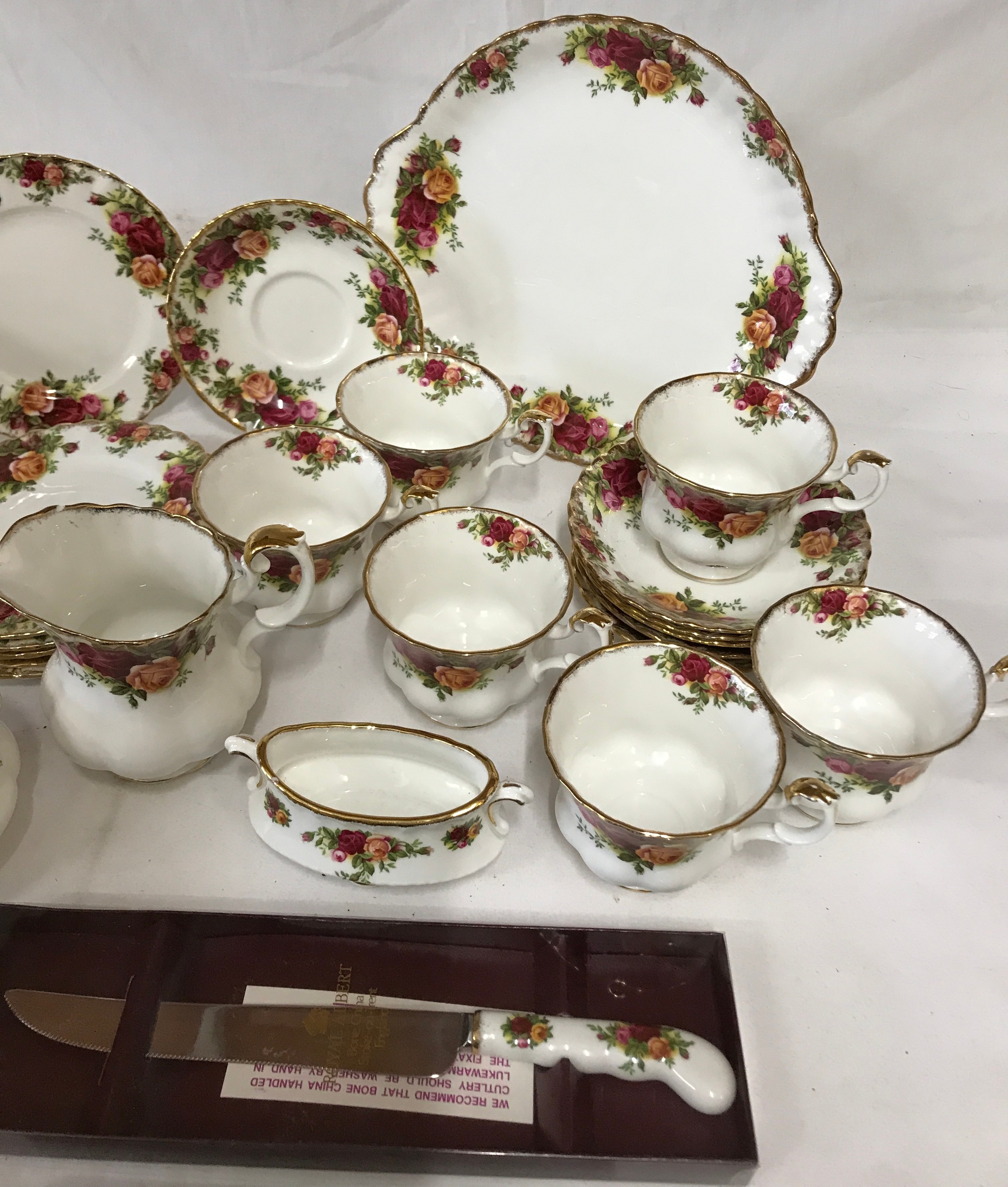 Royal Albert 'Old Country Roses' comprising: 6 x cups and saucers, sugar bowl, milk jug, 6 x small - Image 3 of 5