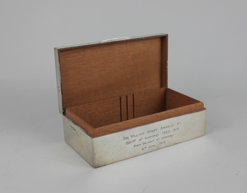 A modern silver cigarette box rectangular shape with engine turned engraved lid, presentation - Image 2 of 2