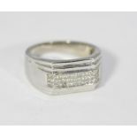 A diamond pave set ring, in white 14k gold, 9.2g