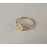 A 9ct gold signet ring 3g