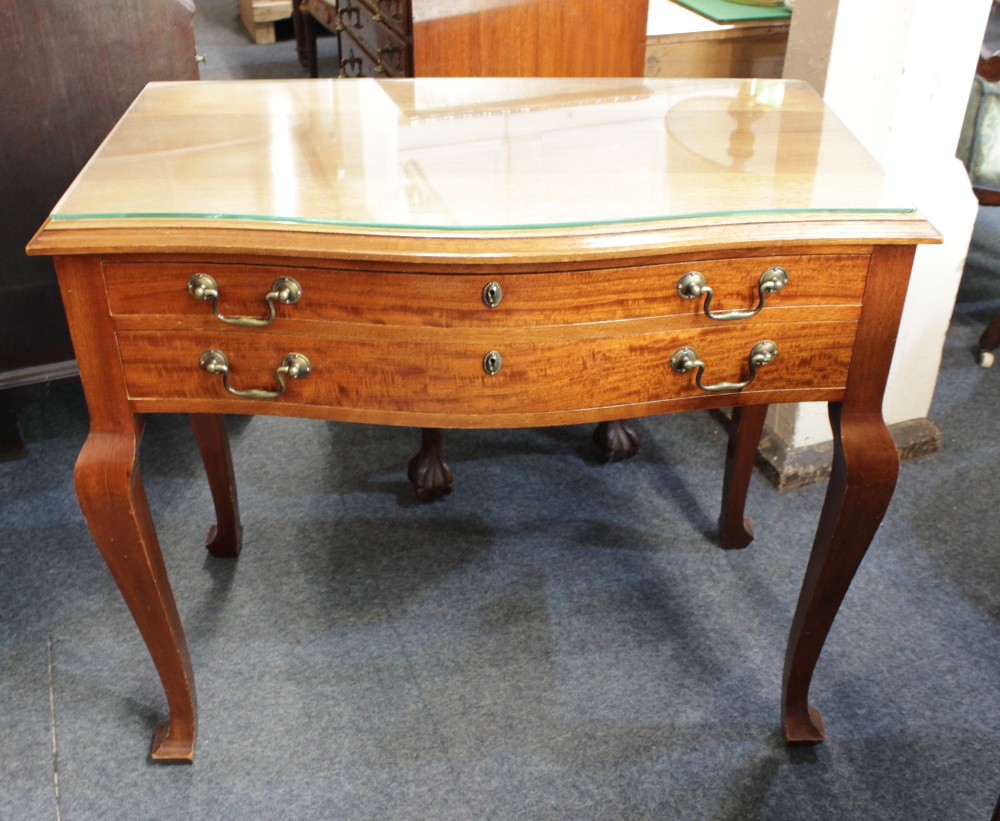 A Joseph Rodgers & Sons canteen table of silver plated cutlery to include twelve table knives and