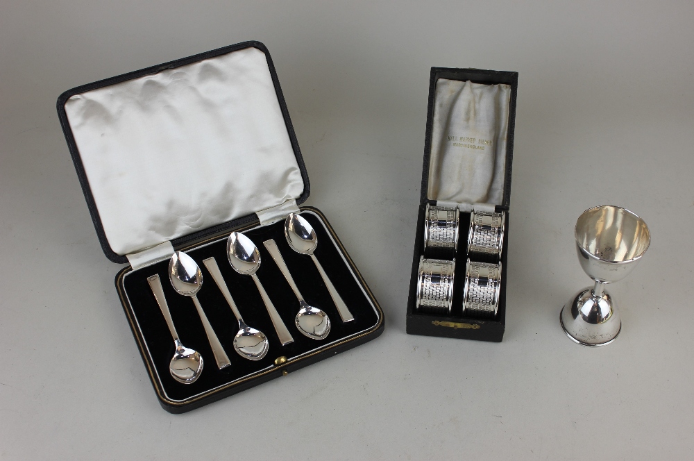 A cased set of six George V silver teaspoons with plain tapering handles, Sheffield 1947, a cased