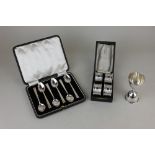 A cased set of six George V silver teaspoons with plain tapering handles, Sheffield 1947, a cased